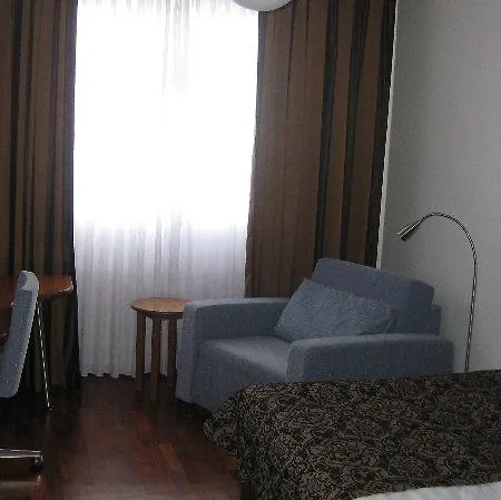 מלון Original Sokos Vaakuna 4*